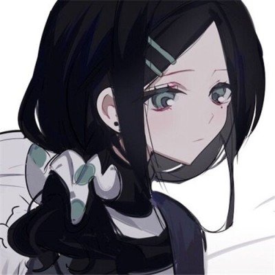 男子几天没回办公室 书架上现蛇蜕